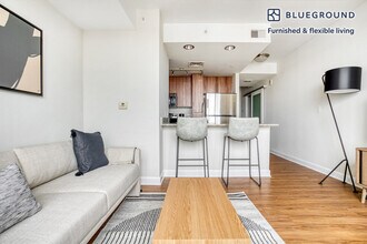1550 7th St NW, Unit FL7-ID453 in Washington, DC - Building Photo - Building Photo