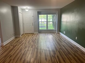 6206 Coventry Way in Mount Laurel, NJ - Building Photo