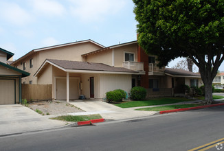 16171 Malaga Ln in Huntington Beach, CA - Building Photo - Building Photo