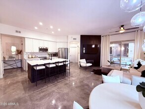 11000 N 77th Pl in Scottsdale, AZ - Building Photo - Building Photo