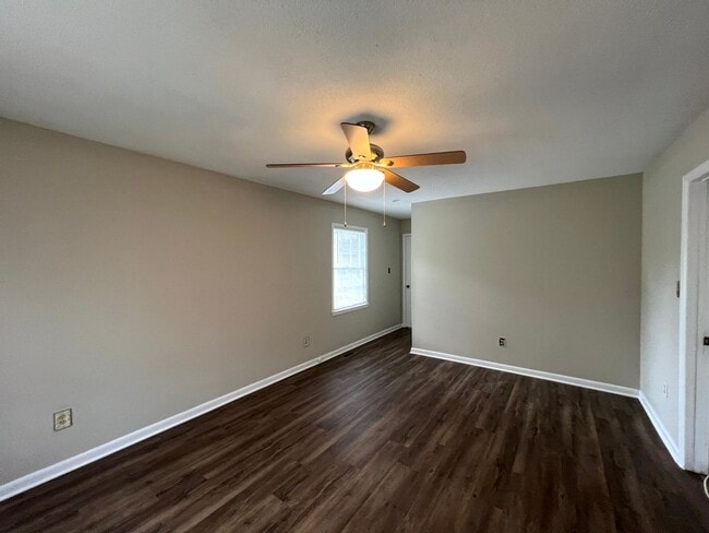 109 Deerfield Dr in Spring Lake, NC - Building Photo - Building Photo