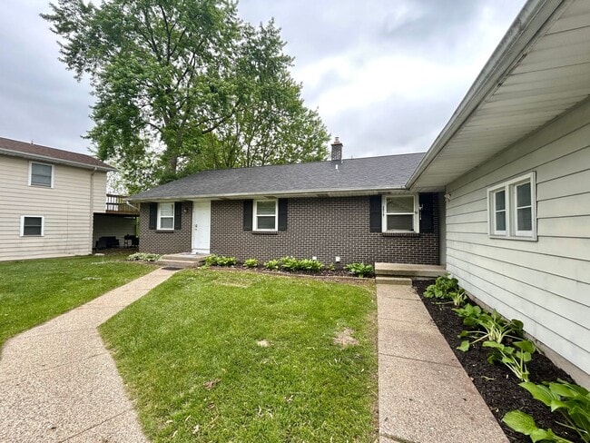 property at 3910-3912 Camelot Dr SE