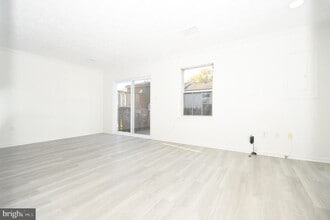 8635 Union Pl in Manassas Park, VA - Building Photo - Building Photo