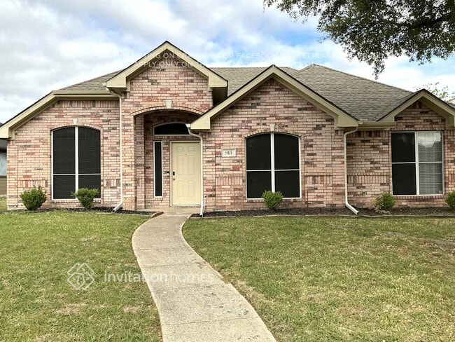 property at 915 Sea Shell Dr