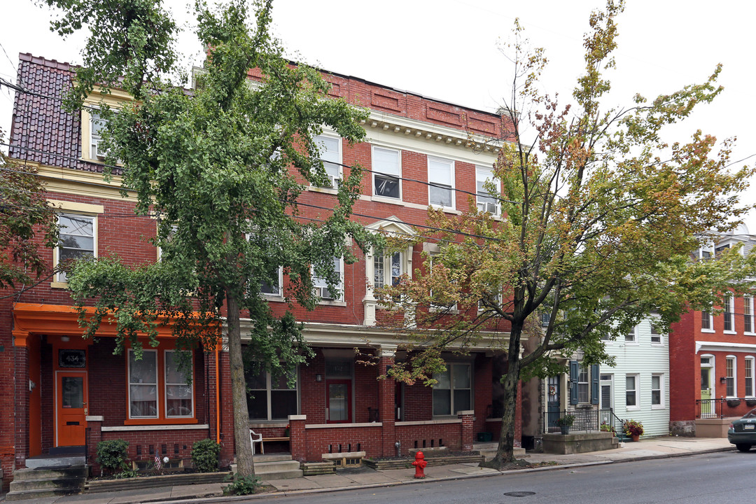 430 E Orange St in Lancaster, PA - Building Photo