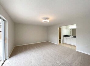 8318 Chenille Dr in Orlando, FL - Foto de edificio - Building Photo