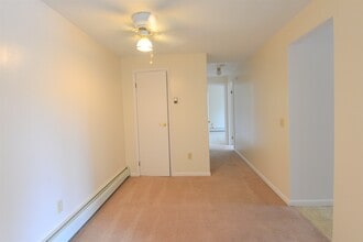 426 Winthrop Dr, Unit 8 in Ithaca, NY - Building Photo - Building Photo