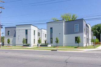 1551 Highland Rd in Baton Rouge, LA - Building Photo - Building Photo