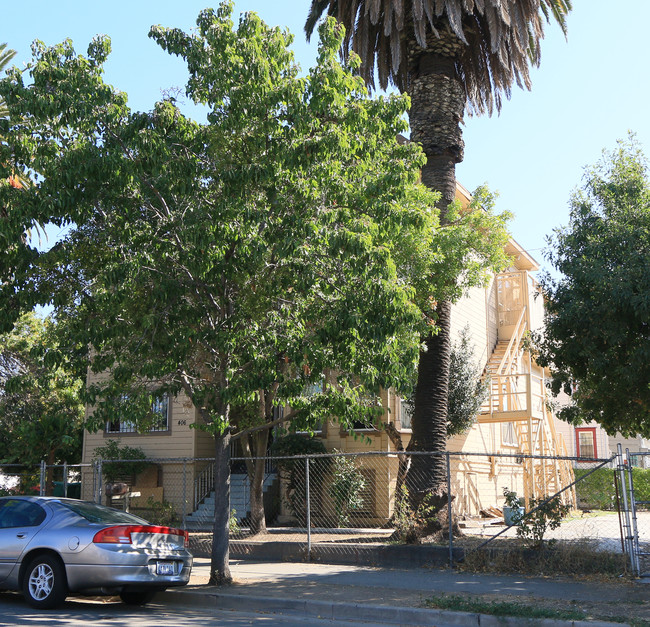 406 S Sutter St in Stockton, CA - Foto de edificio - Building Photo