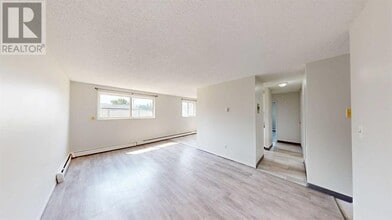 9515-100 100 Ave. in Grande Prairie, AB - Building Photo - Building Photo