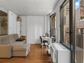 1000 Rue Ottawa in Montréal, QC - Building Photo - Building Photo