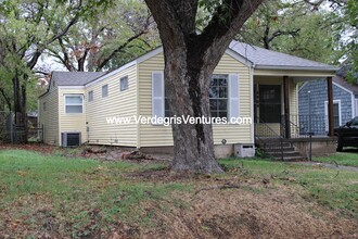 4904 Calmont Ave in Fort Worth, TX - Foto de edificio - Building Photo