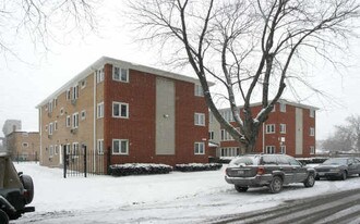 Tracy Court Apartments