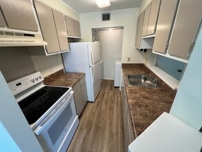 1020 Autumn Woods Ln in Virginia Beach, VA - Building Photo - Building Photo