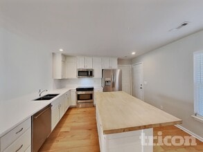 4021 Deer Run Trce in Spring Hill, TN - Foto de edificio - Building Photo