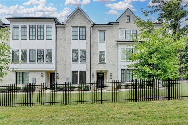 property at 6892 Roswell Rd NE