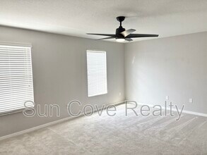 2111 Roanoke Springs Dr in Ruskin, FL - Building Photo - Building Photo