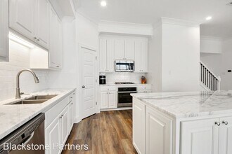 9105 Southlawn Dr in Baton Rouge, LA - Building Photo - Building Photo