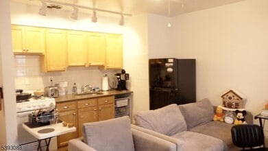 640 Franklin Ave in Nutley, NJ - Building Photo - Building Photo