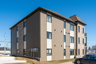 2 Lallemand Rte in Lévis, QC - Building Photo - Building Photo