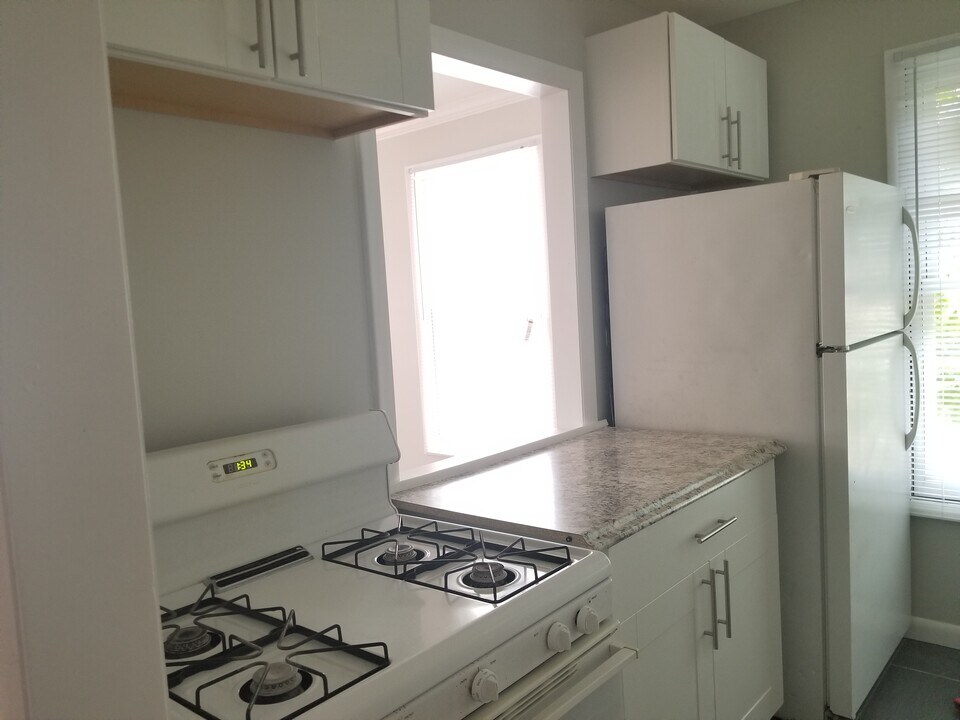 736 Savin Ave in West Haven, CT - Building Photo
