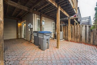 4644 Deerwatch Dr in Chantilly, VA - Foto de edificio - Building Photo