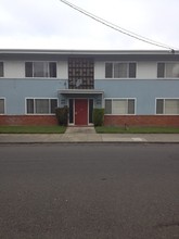 311 Carlston St in Richmond, CA - Foto de edificio - Building Photo