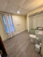 25 Lenox St, Unit 2 R in Lawrence, MA - Building Photo - Building Photo