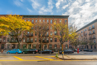 371 W 117th St in New York, NY - Building Photo - Building Photo