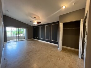 2820 N Oakland Forest Dr in Oakland Park, FL - Building Photo - Building Photo