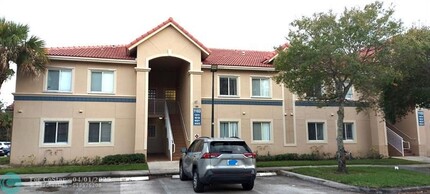 1103 Golden Lakes Blvd in West Palm Beach, FL - Building Photo - Building Photo