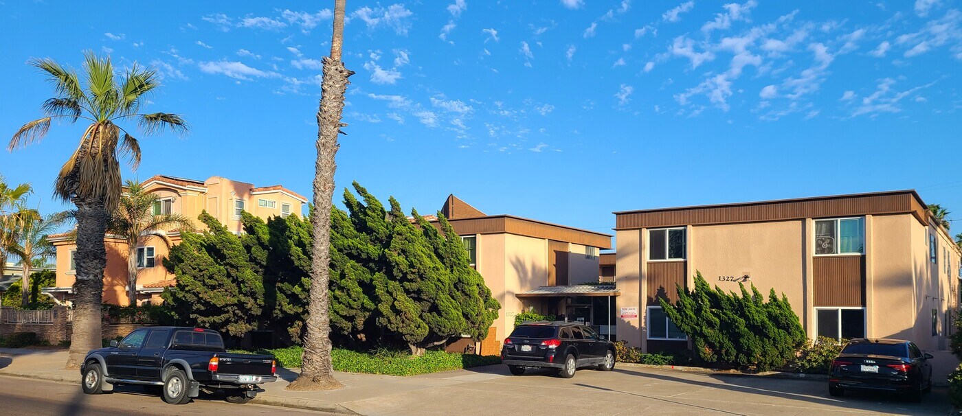 1327 Grand Ave, Unit 10 in San Diego, CA - Building Photo