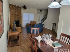 Room in Townhome on Royal Ln in Dallas, TX - Building Photo - Building Photo
