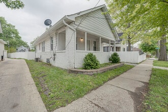 746 Jackson St in Aurora, IL - Building Photo - Building Photo