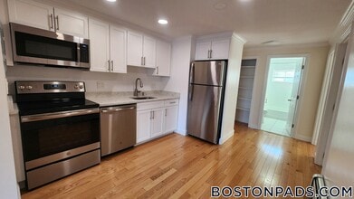 16 Westford St in Boston, MA - Foto de edificio - Building Photo