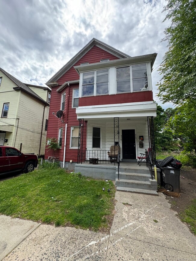 property at 916 Winchester Ave