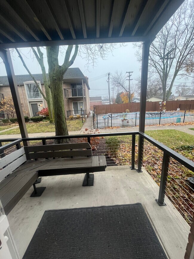 1709 E 14 Mile Rd, Unit A in Birmingham, MI - Building Photo - Building Photo