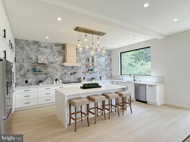 8908 Mohawk Ln in Bethesda, MD - Building Photo