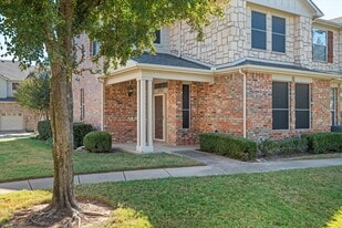 2725 Hyde Park Dr in Grand Prairie, TX - Building Photo