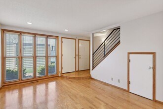 6449 Barrie Rd in Minneapolis, MN - Building Photo - Building Photo