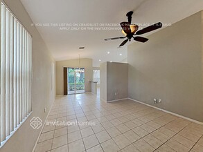 2300 E Aragon Blvd in Sunrise, FL - Building Photo - Building Photo