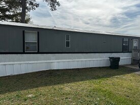 32 Somerset Dr in Sumter, SC - Building Photo