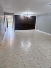 212 NW 46th Ct in Pompano Beach, FL - Foto de edificio - Building Photo