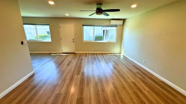 1354-1398 Springfield St in Upland, CA - Foto de edificio - Building Photo