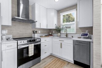 512 49th St in West Palm Beach, FL - Building Photo - Building Photo
