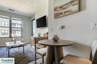 11221 Synergy Dr in Wauwatosa, WI - Foto de edificio - Building Photo