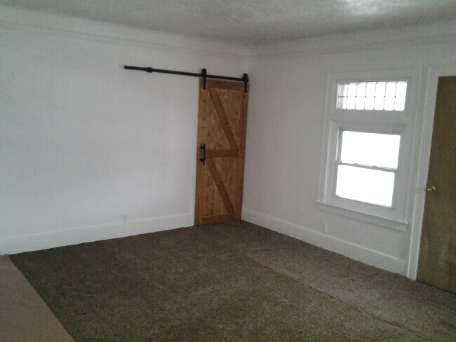 3296 Calvert St, Unit Upper unity 2# in Detroit, MI - Building Photo - Building Photo