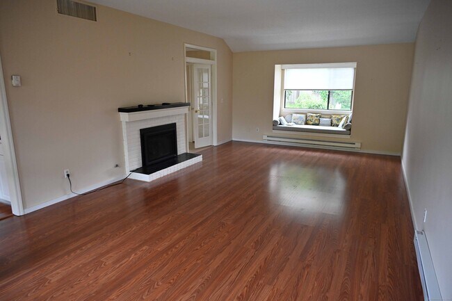 540 Heritage Vlg in Southbury, CT - Building Photo - Building Photo