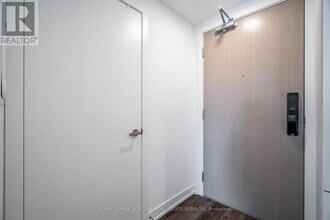 370 Martha St in Burlington, ON - Building Photo - Building Photo