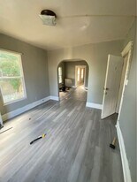 670 S Martin Luther King Jr Ave, Unit #2 in Waukegan, IL - Building Photo